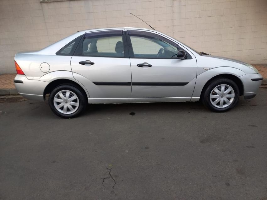 FORD Focus Sedan - Foto