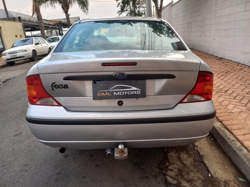 FORD Focus Sedan - Foto
