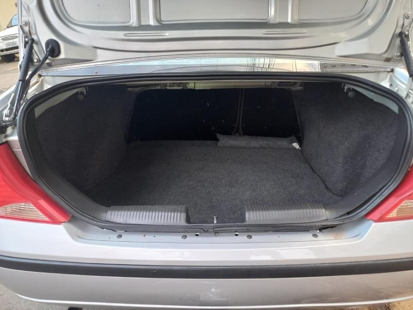 FORD Focus Sedan - Foto