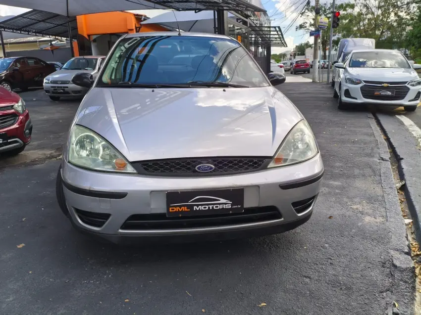 FORD Focus Sedan - Foto