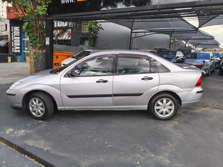 FORD Focus Sedan - Foto
