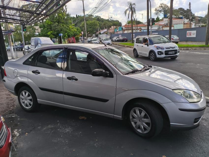 FORD Focus Sedan - Foto