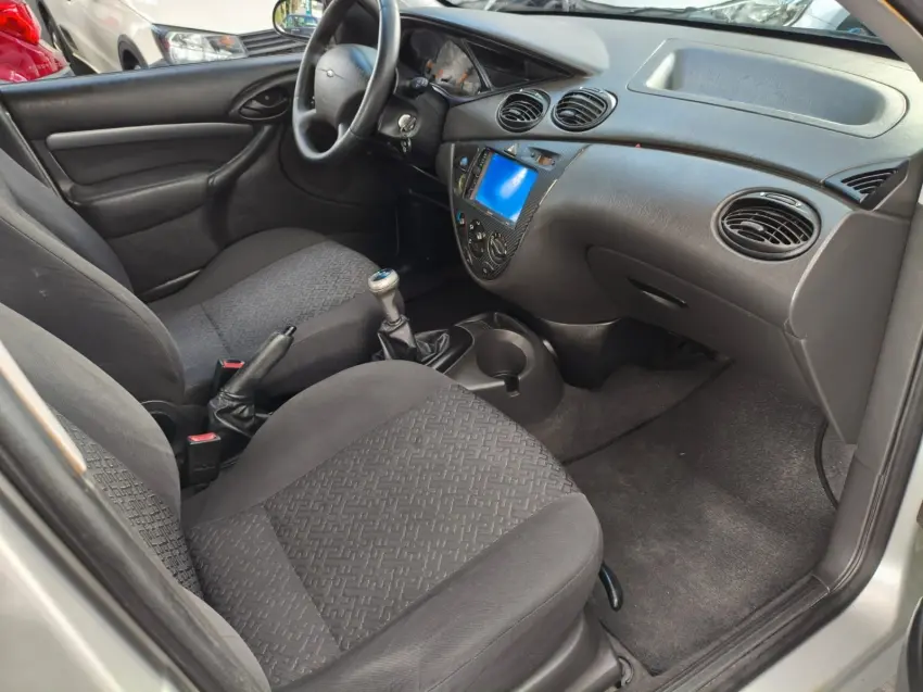 FORD Focus Sedan - Foto