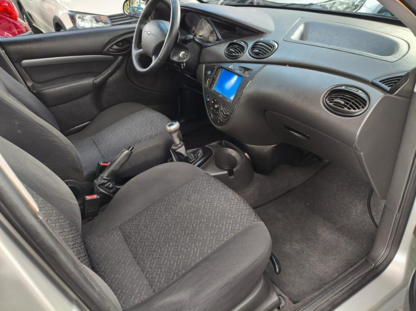 FORD Focus Sedan - Foto