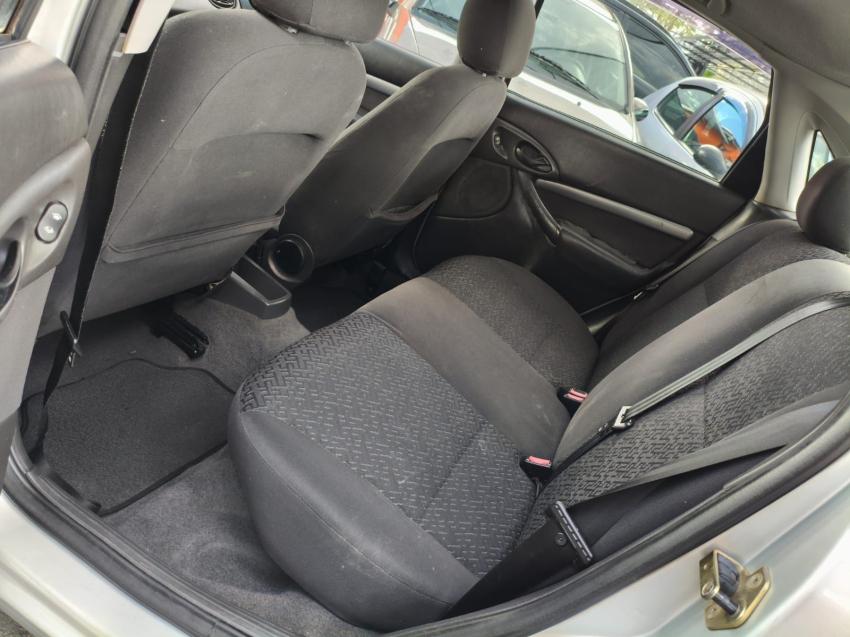 FORD Focus Sedan - Foto