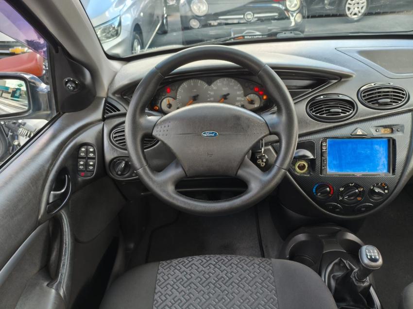 FORD Focus Sedan - Foto