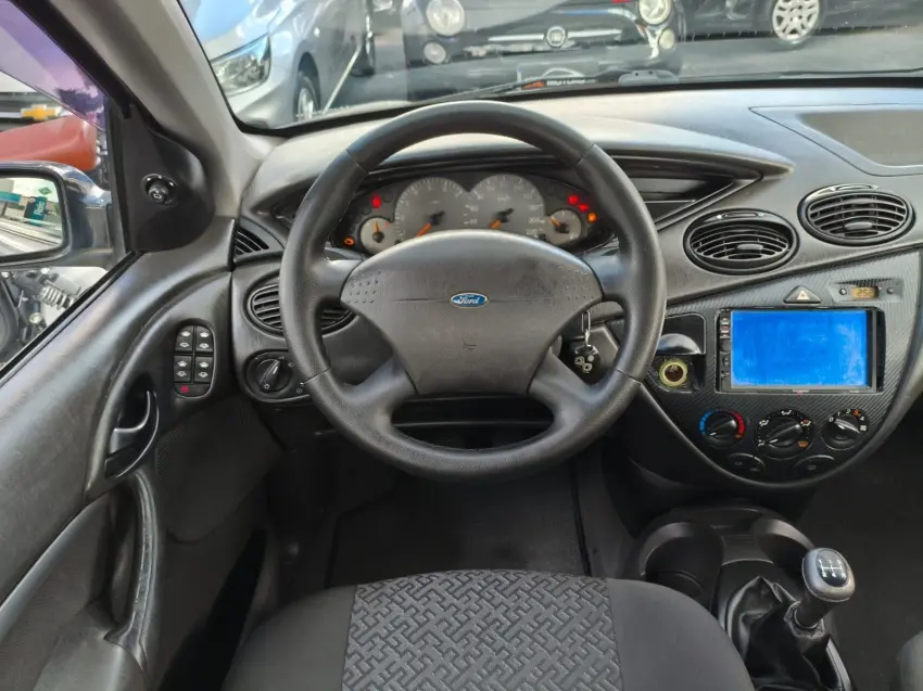 FORD Focus Sedan - Foto