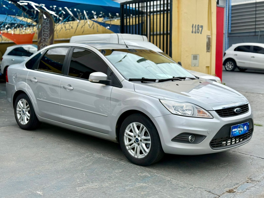 FORD Focus Sedan