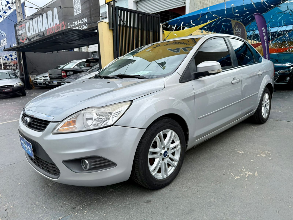 FORD Focus Sedan - Foto