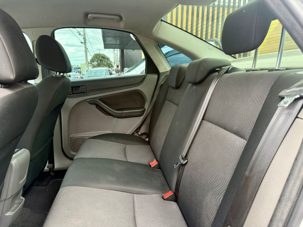 FORD Focus Sedan - Foto