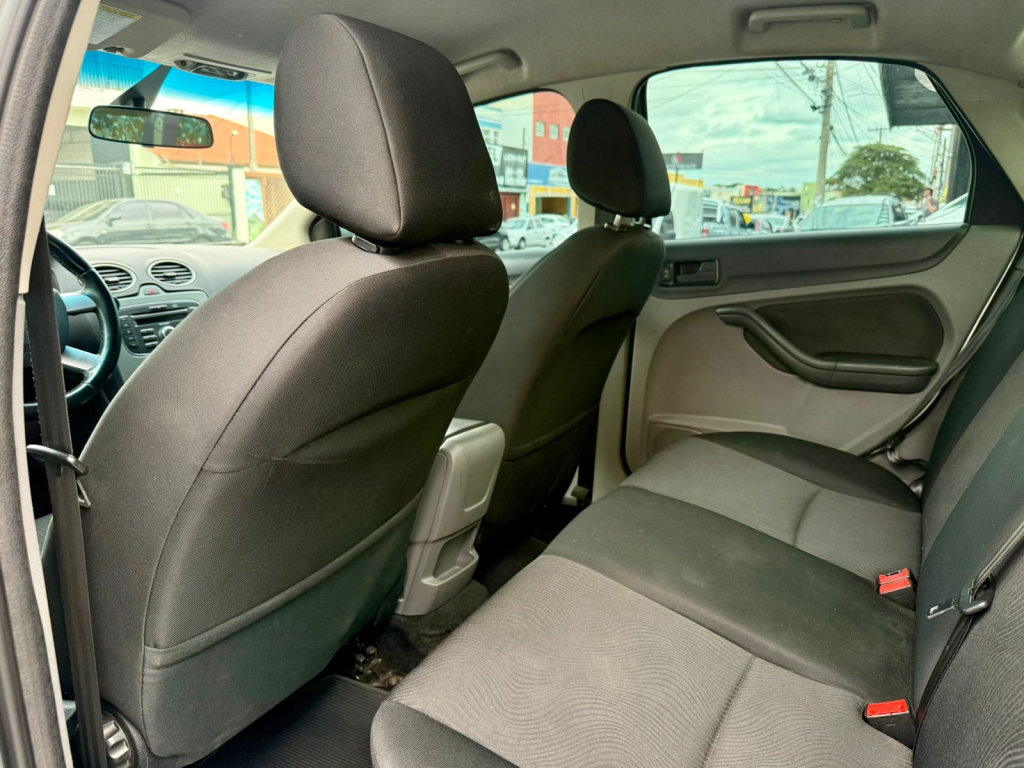 FORD Focus Sedan - Foto