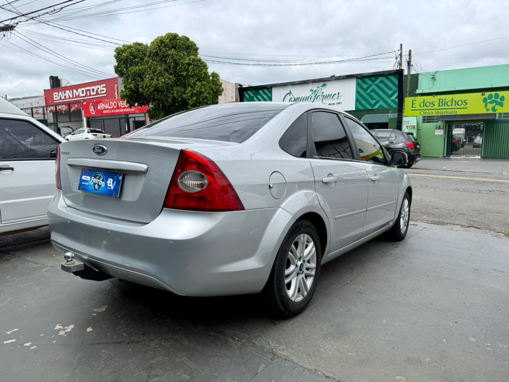FORD Focus Sedan - Foto