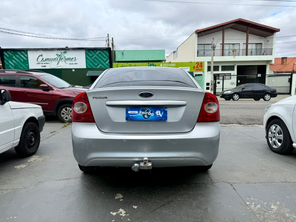 FORD Focus Sedan - Foto