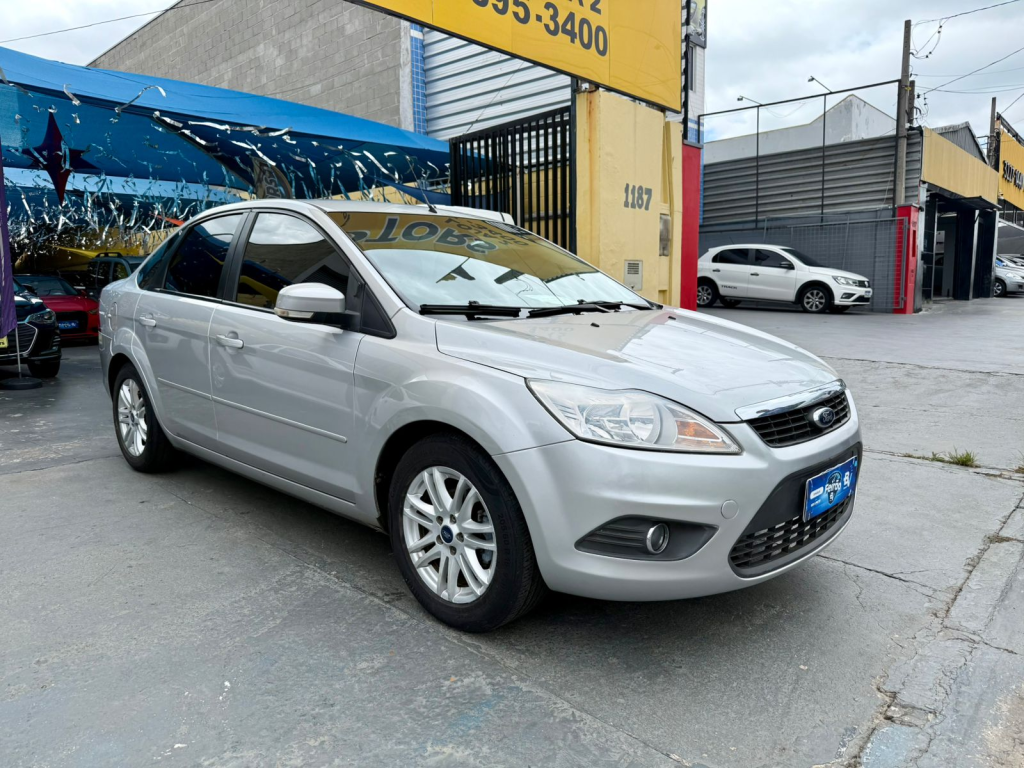 FORD Focus Sedan - Foto