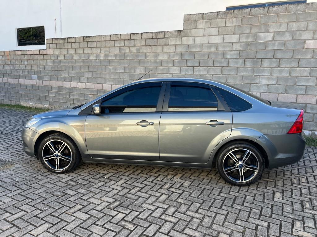 FORD Focus Sedan - Foto