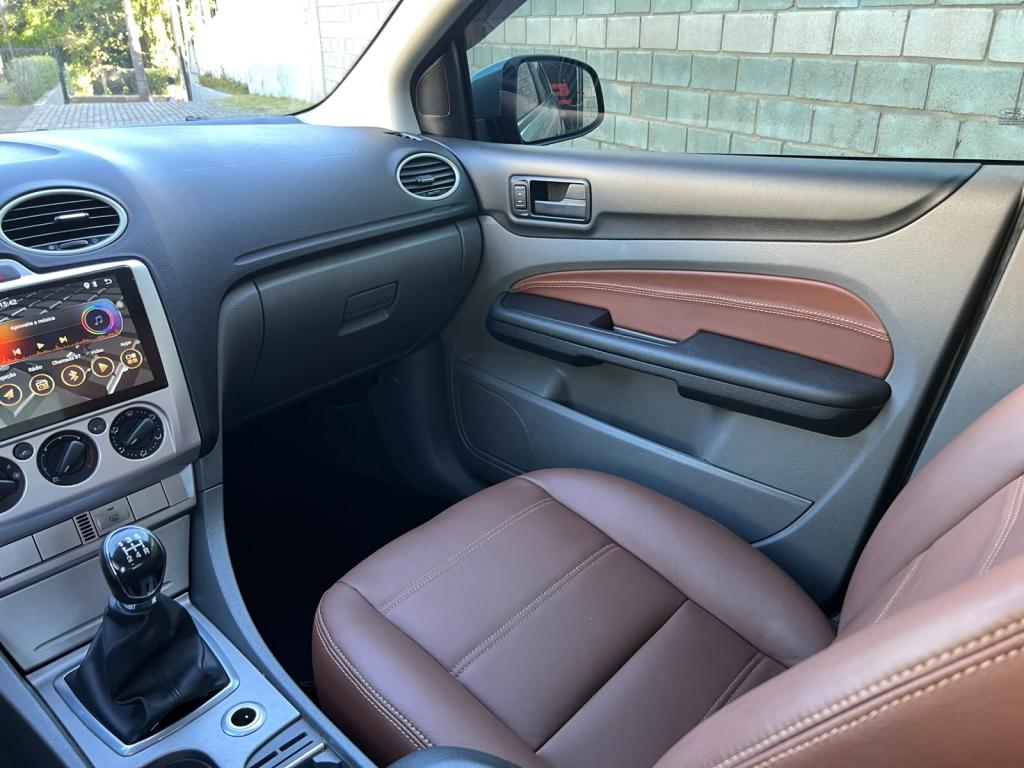 FORD Focus Sedan - Foto