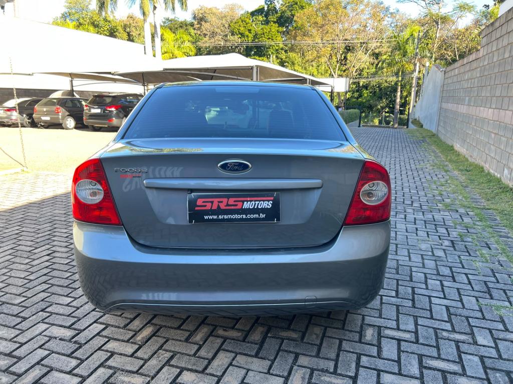 FORD Focus Sedan - Foto