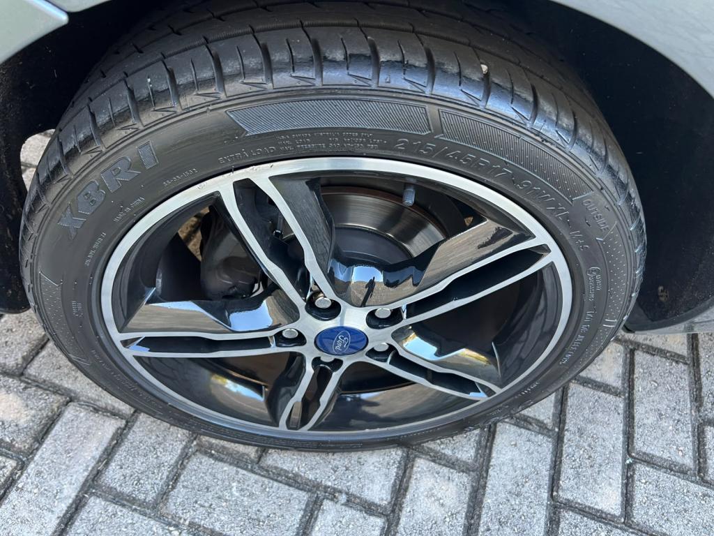 FORD Focus Sedan - Foto