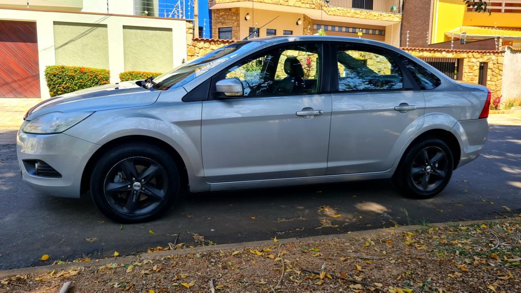 FORD Focus Sedan - Foto