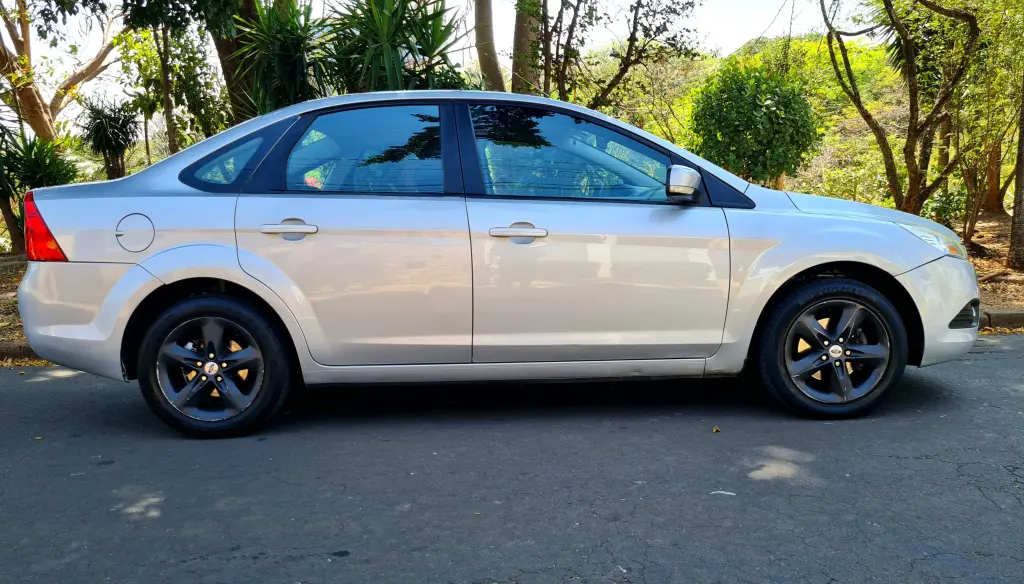 FORD Focus Sedan - Foto