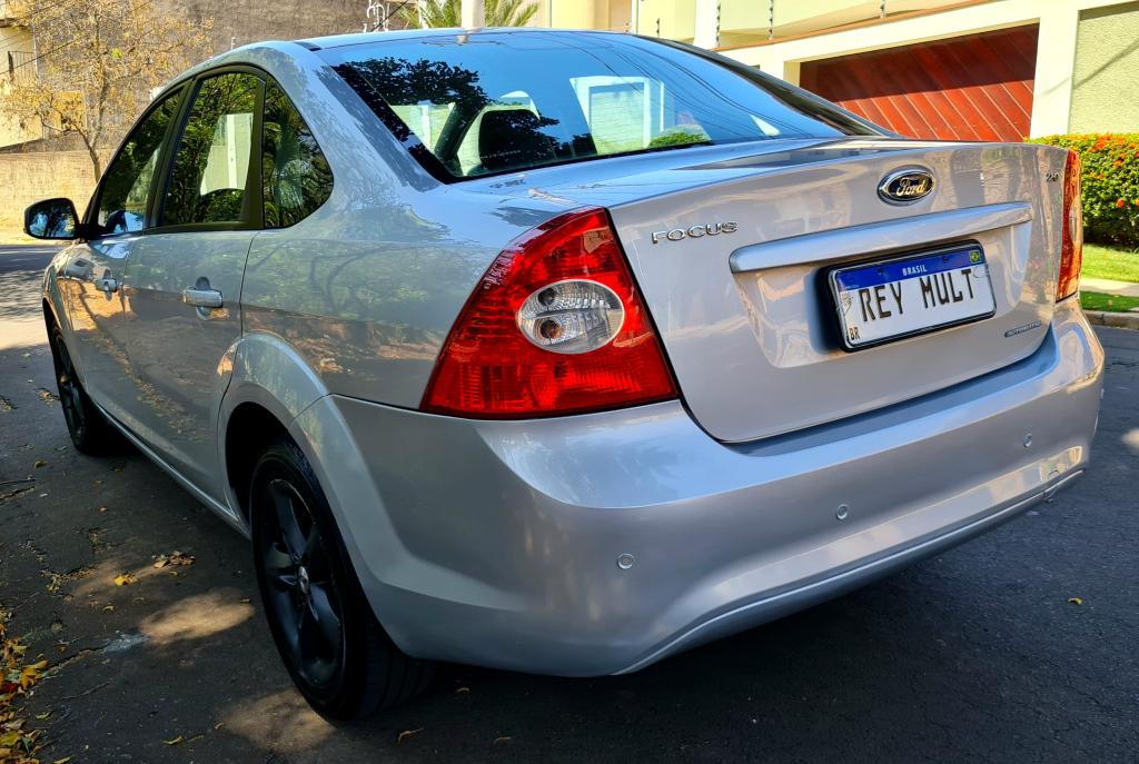 FORD Focus Sedan - Foto