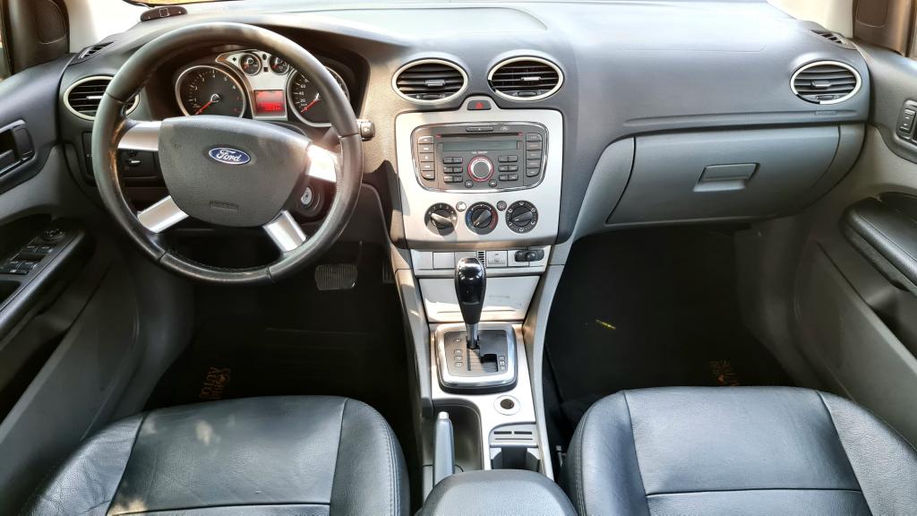 FORD Focus Sedan - Foto
