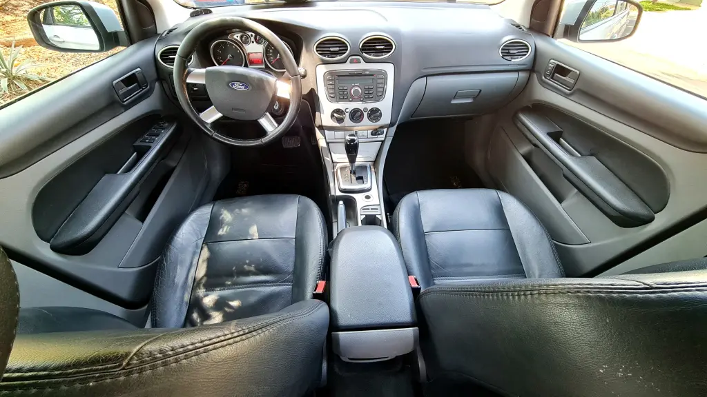 FORD Focus Sedan - Foto
