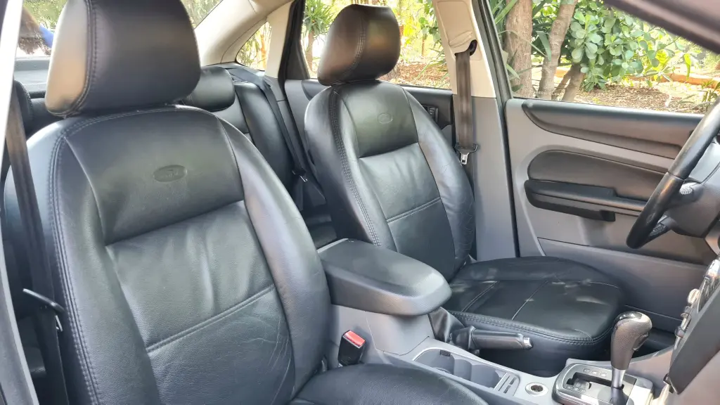 FORD Focus Sedan - Foto