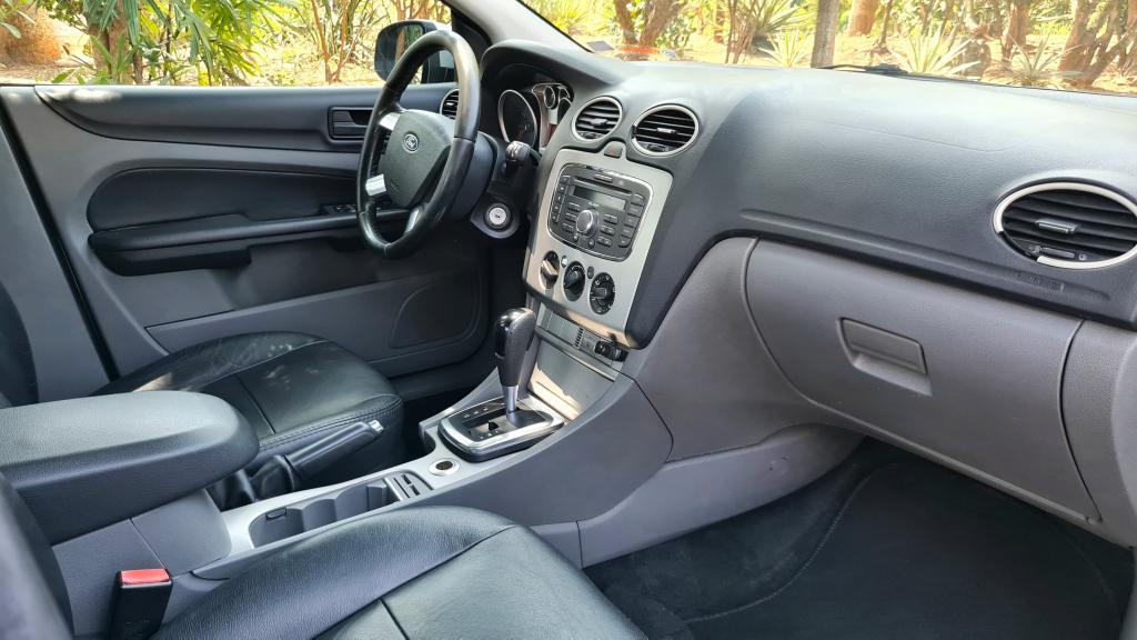 FORD Focus Sedan - Foto