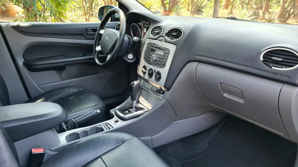 FORD Focus Sedan - Foto