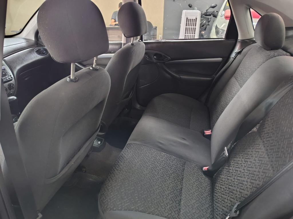 FORD Focus Sedan - Foto