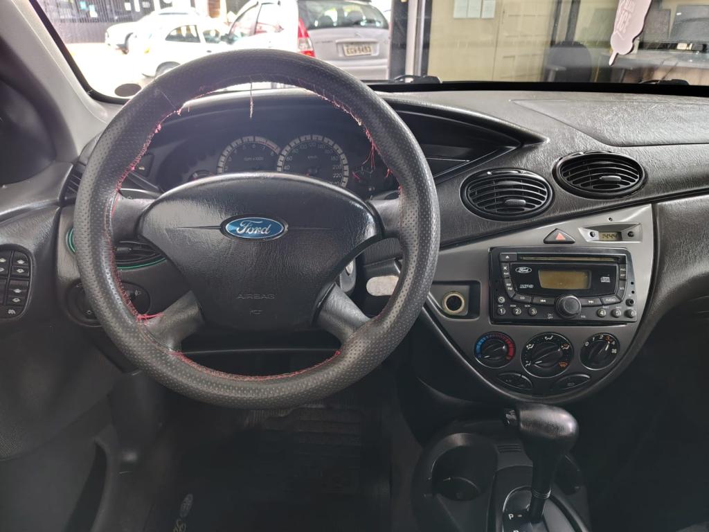 FORD Focus Sedan - Foto