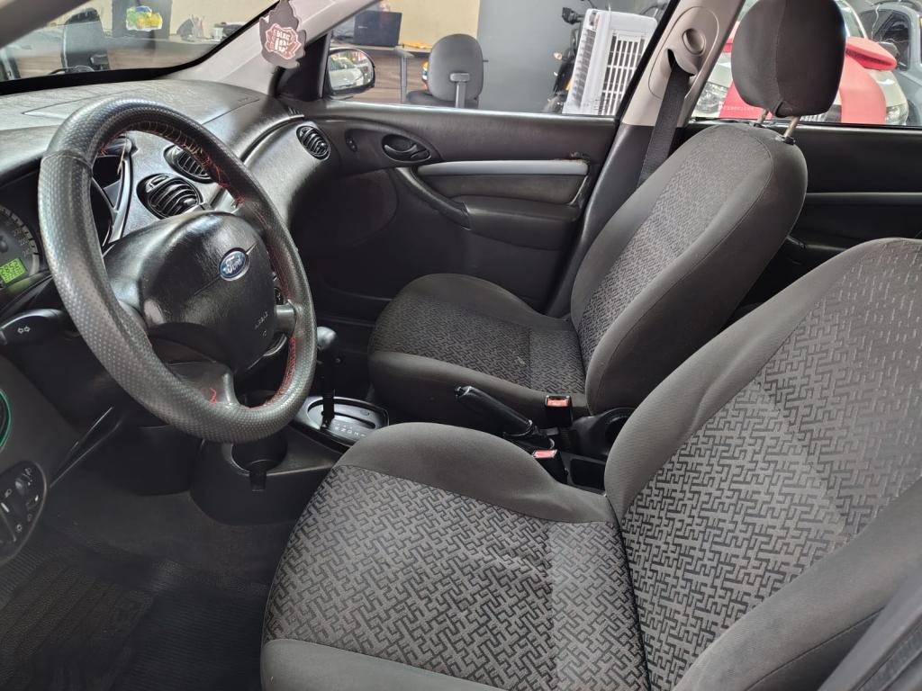 FORD Focus Sedan - Foto