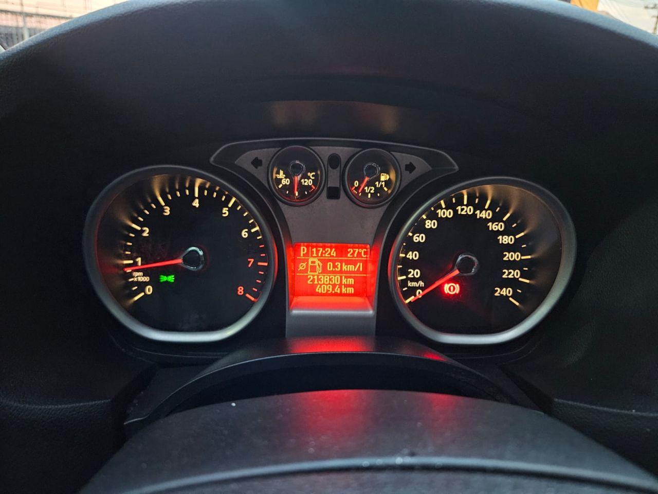 FORD Focus Sedan - Foto