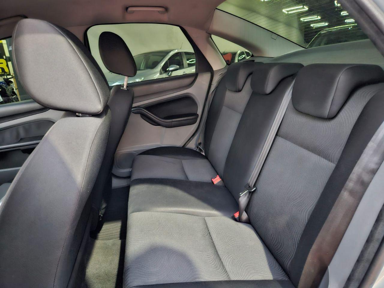 FORD Focus Sedan - Foto