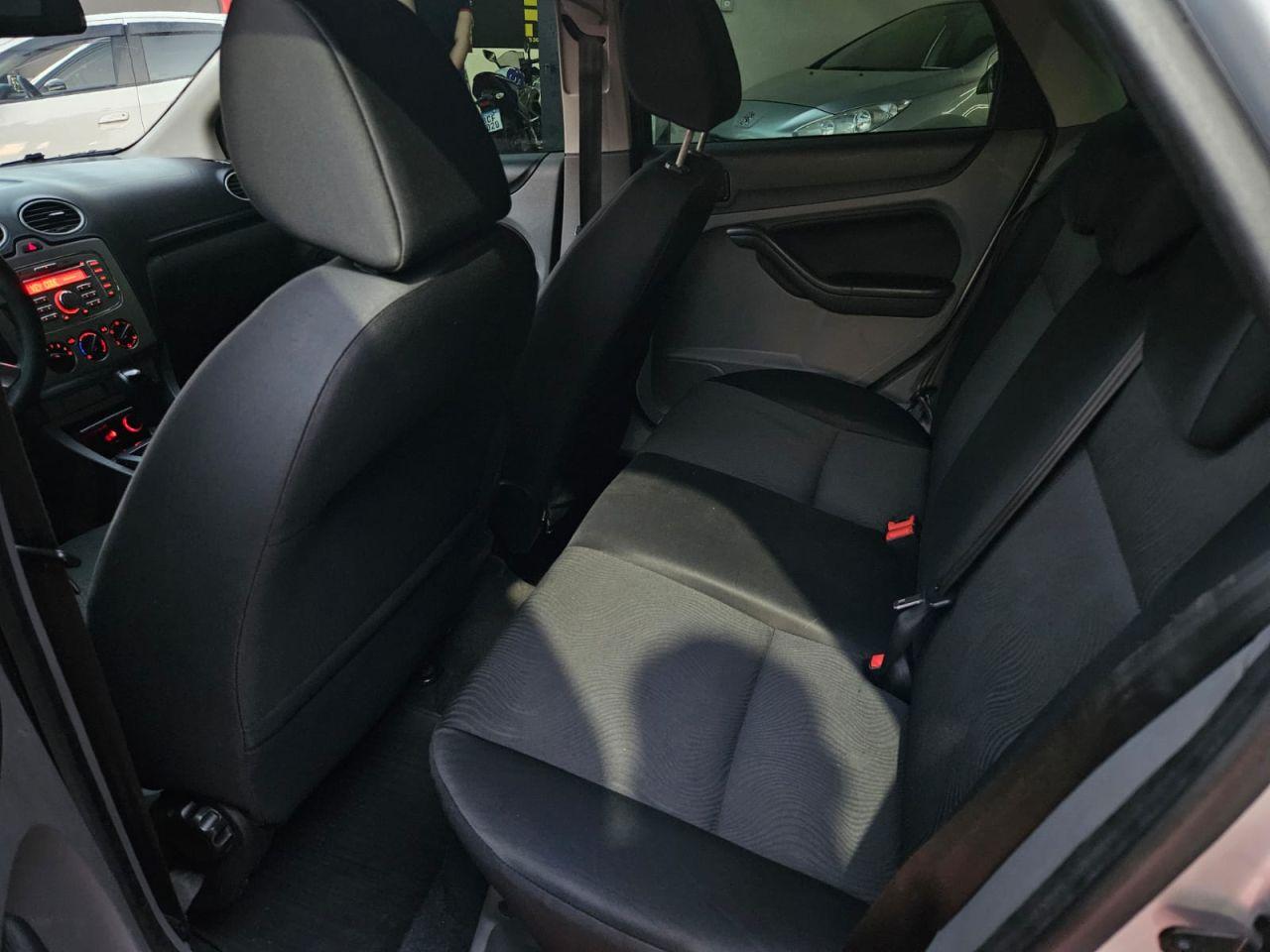 FORD Focus Sedan - Foto