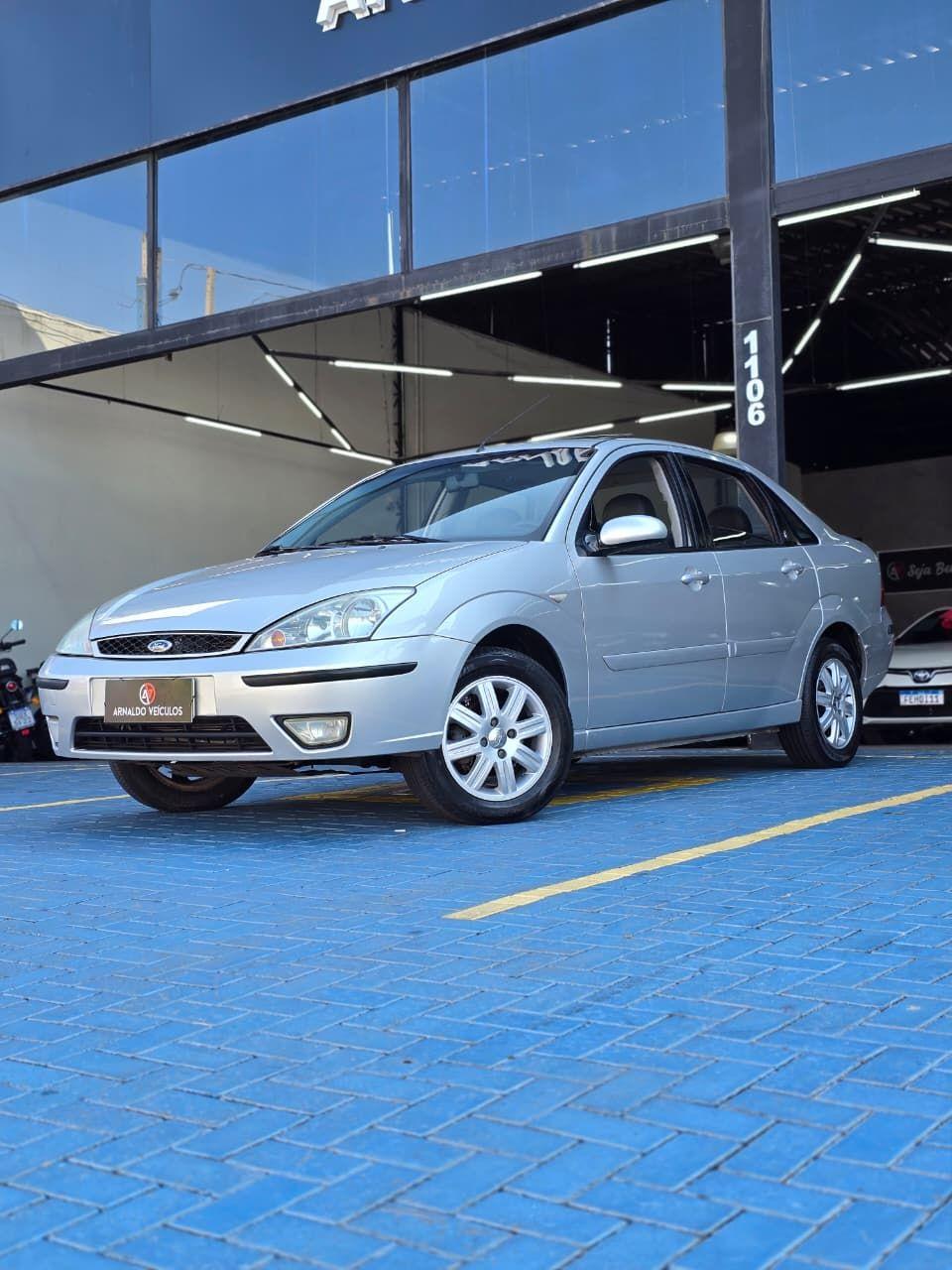 FORD Focus Sedan - Foto