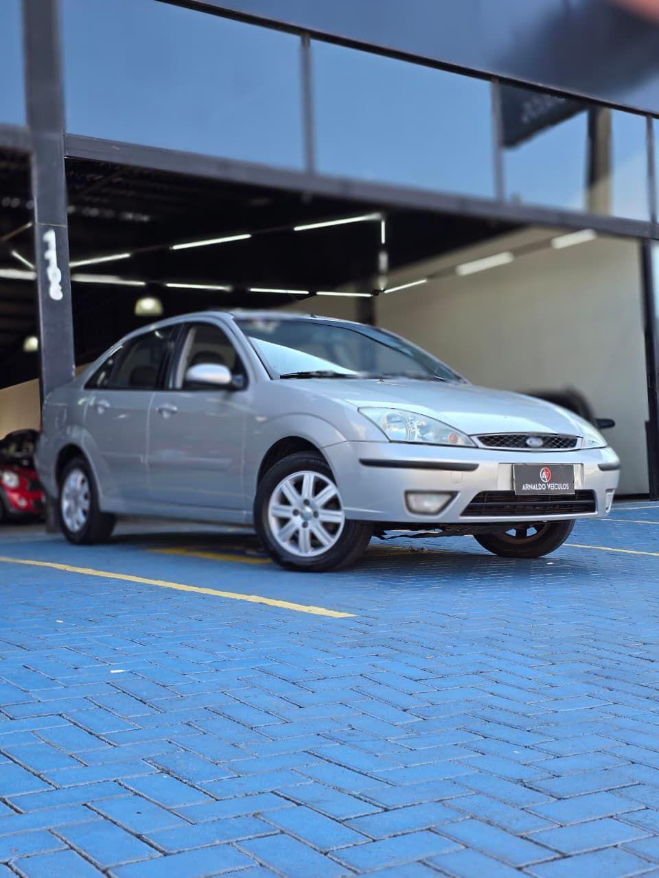FORD Focus Sedan - Foto