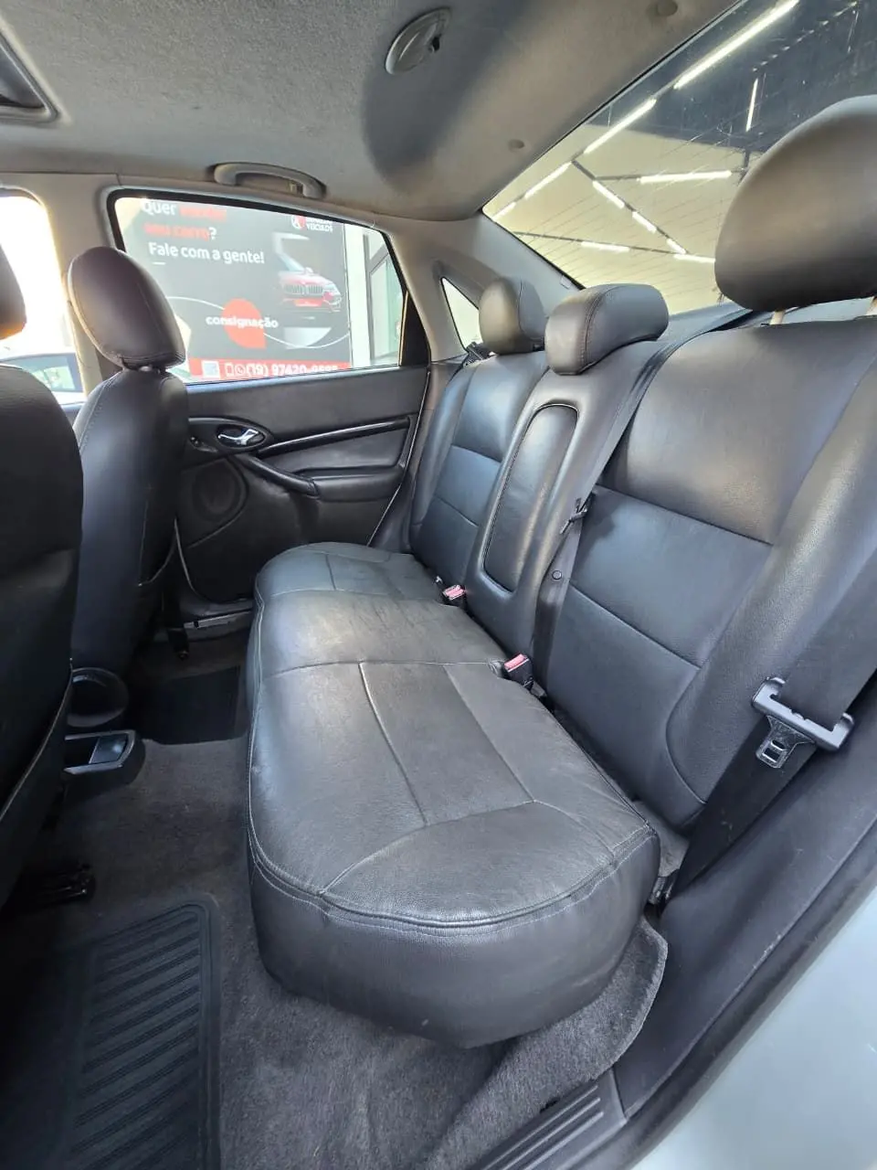 FORD Focus Sedan - Foto