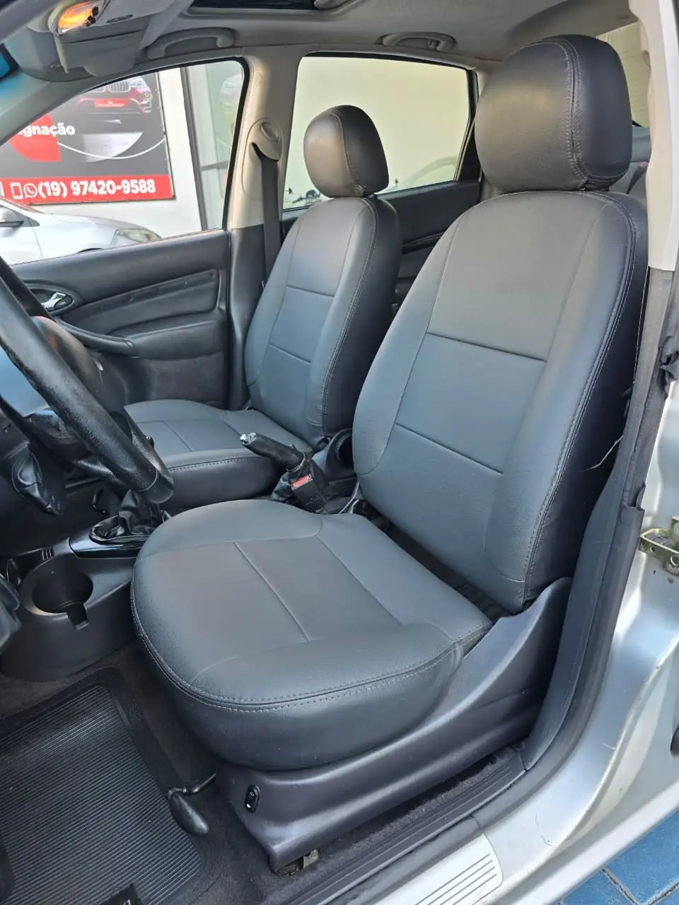 FORD Focus Sedan - Foto