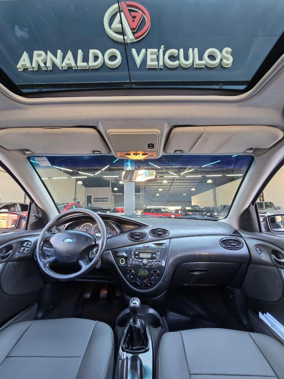 FORD Focus Sedan - Foto