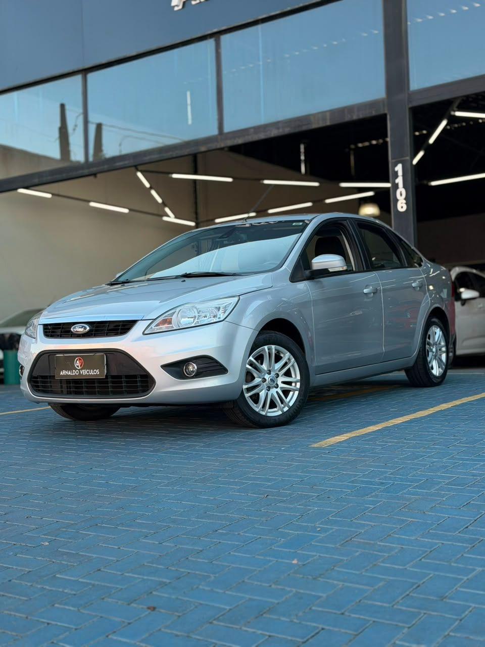 FORD Focus Sedan - Foto