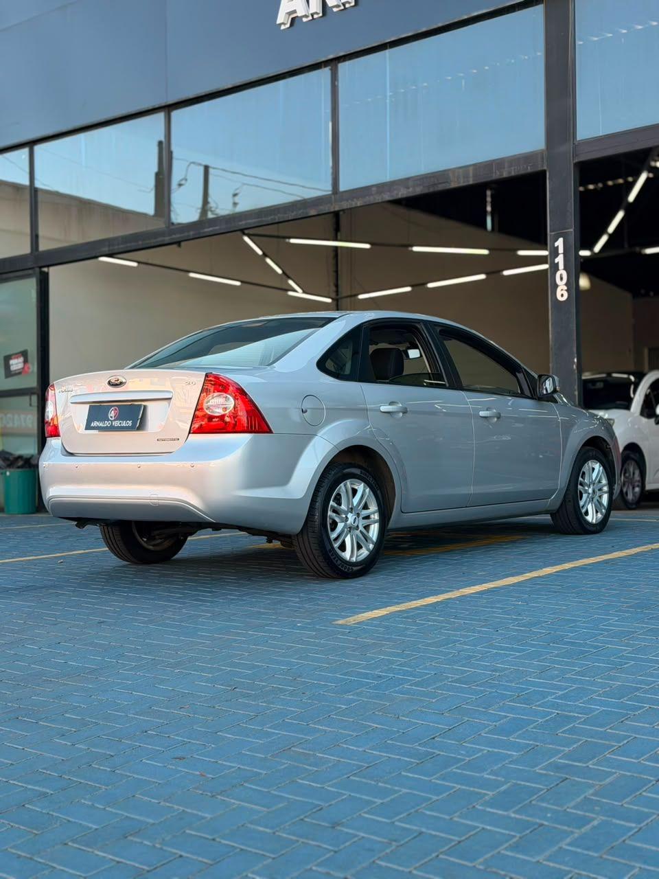 FORD Focus Sedan - Foto