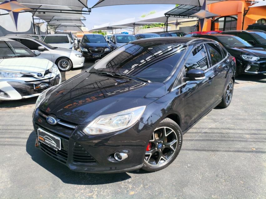 FORD Focus Sedan - Foto