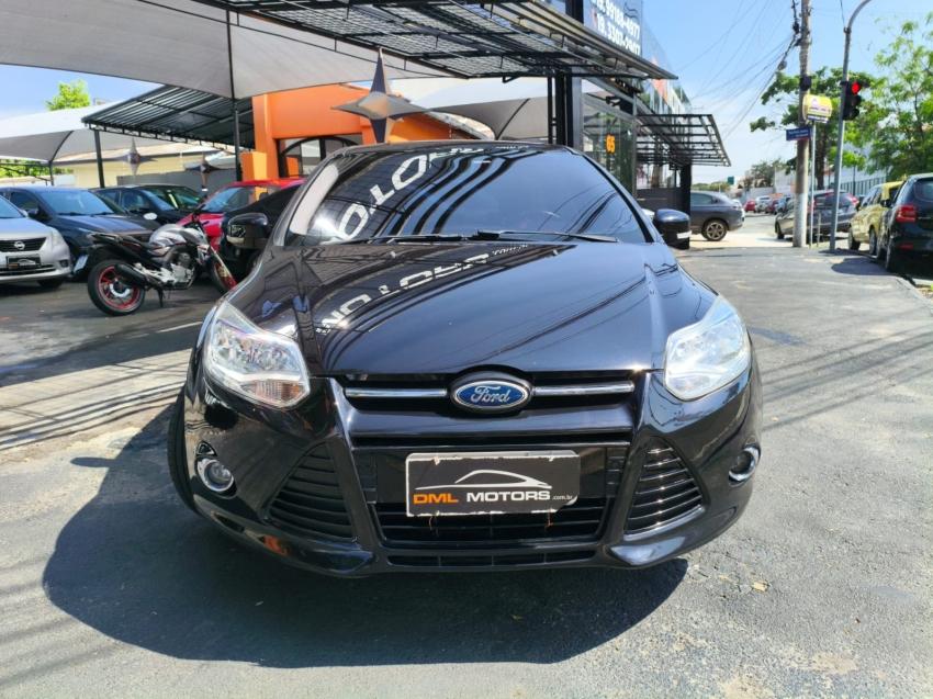 FORD Focus Sedan - Foto