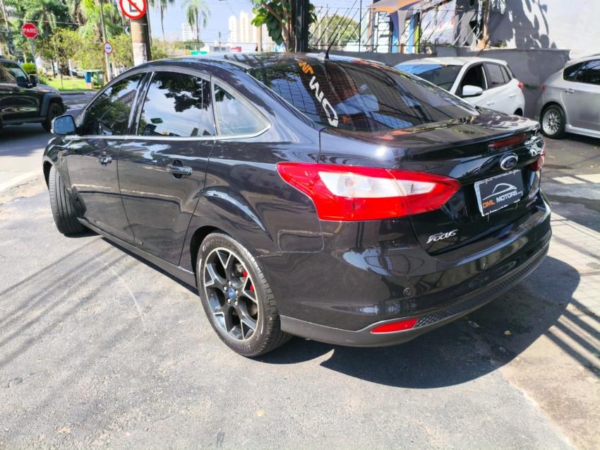 FORD Focus Sedan - Foto