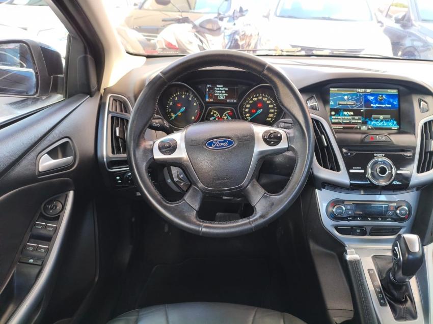 FORD Focus Sedan - Foto
