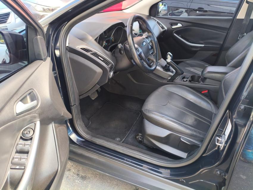 FORD Focus Sedan - Foto