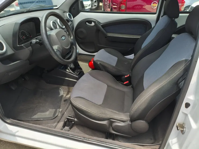 FORD Ka Hatch - Foto