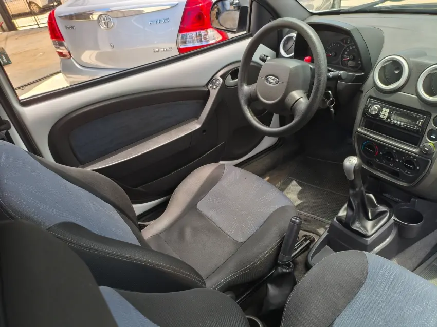 FORD Ka Hatch - Foto